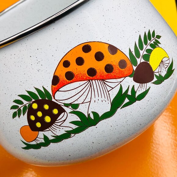 Vintage 70s Merry Mushrooms Enamel Fondue Pot Wood Handle, Retro Cottagecore - Picture 6 of 11